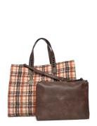 Tas Gwenda Patterned Tamaris Bags