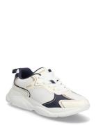 Leon_Runn_Mepu White HUGO