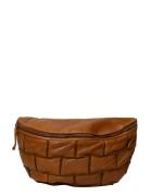 Margo Bumbag Brown RE:DESIGNED EST 2003