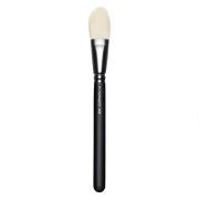 MAC Cosmetics 133S Small Cheek Brush