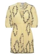 Pleated Georgette V-Neck Smock Mini Dress Lyhyt Mekko Yellow Ganni