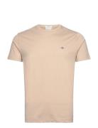 Slim Shield Ss T-Shirt Tops T-shirts Short-sleeved Beige GANT