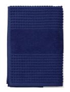 Check Håndklæde 70X140 Cm Marine Blå Home Textiles Bathroom Textiles T...