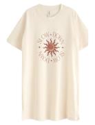 Big T Night Dress Yöpaita Cream Lindex