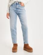 Tommy Jeans - Sininen - Mom Jean Uhr Tprd AG6118