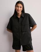 Woodbird - Musta - WBBeth Rib-Tech Cargo Shirts