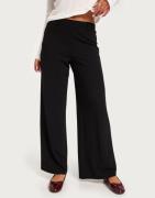 Nelly - Musta - Anyway Low Waist Crepe Pants