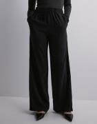 Selected Femme - Musta - Slftinni-Relaxed Mw Wide Pant N Noo