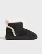 Inuikii - Musta - Shearling Slipin Boot