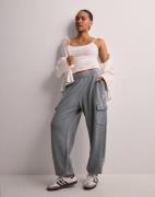 Adidas Originals - Harmaa - Wash Sweatpant