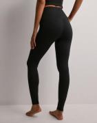 Aim'n - Musta - Ribbed Seamless Tights