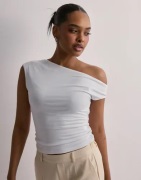 Nelly - Valkoinen - Asymmetric Shoulder Top