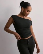 Nelly - Musta - Asymmetric Shoulder Top