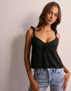 Nelly - Musta - My Cutest Frill Top