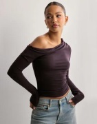 Nelly - Punainen - Luxurious Ultra Soft Shoulder Top