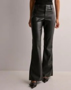 Gina Tricot - Musta - Pu mini bootcut trousers