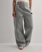 The North Face - Harmaa - W Wide Leg Jogger