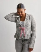 Nelly - Harmaa - Flounce Tie Jacquard Knit Cardigan