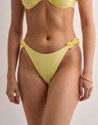Nelly - Keltainen - Ruffle Bikini Panty