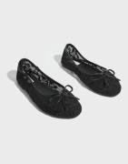 Nelly - Musta - Rounded Lace Ballerina