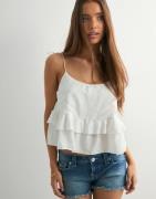 Nelly - Valkoinen - Volume Flounce Top