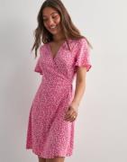 Pieces - Vaaleanpunainen - Pctala New Ss Wrap Dress Wvn Noos B