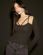 Nelly - Musta - Structure Strap Top