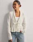 Nelly - Valkoinen - Flounce Tie Knit Cardigan