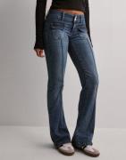 Nelly - Sininen - Low Waist Bootcut Pocket Jeans