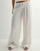 Nelly - Valkoinen - Pull On Broderie Anglais Pants