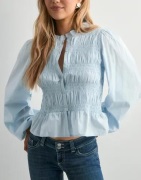 Nelly - Sininen - Flirty Smock Blouse