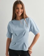Nelly - Sininen - Waist Focus Tee