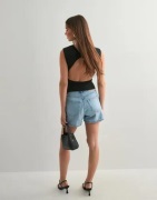 Gina Tricot - Musta - Short sleeve open back top