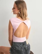 Gina Tricot - Vaaleanpunainen - Short sleeve open back top