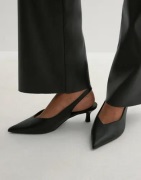 Nelly - Musta - Thin V-Shape Slingback