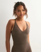 Aim'n - Ruskea - Shape Seamless Cross Back Bralette
