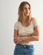 Vero Moda - Beige - Vmgold Rib Ss U-Neck Button Top