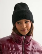 Nelly - Musta - Fuzzy Beanie