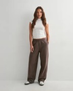 Nelly - Ruskea - Barrel Sweat Pants