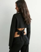 Nelly - Musta - Open Back Tie LS Top