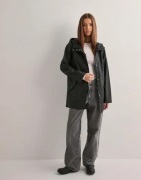 Vero Moda - Musta - Vmmalou Coated Jacket Noos