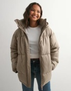 Nelly - Ruskea - Volume Precious Puffer Jacket