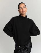 Nelly - Musta - Sleeve Focus Polo Knit Sweater
