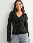 Vero Moda - Musta - Awkienna Ls V-Neck Lace Top