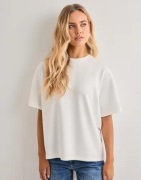 Nelly - Valkoinen - Luxury Oversized Tee