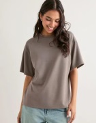 Nelly - Ruskea - Luxury Oversized Tee