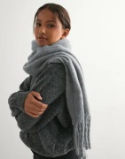 Nelly - Harmaa - Chunky Fuzzy Scarf
