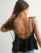 Nelly - Musta - Volume Flounce Top