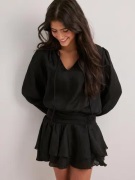 Neo Noir - Musta - Bari Chiffon Dress