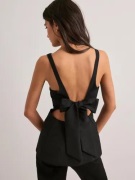 Neo Noir - Musta - Agape Structure Tie Top